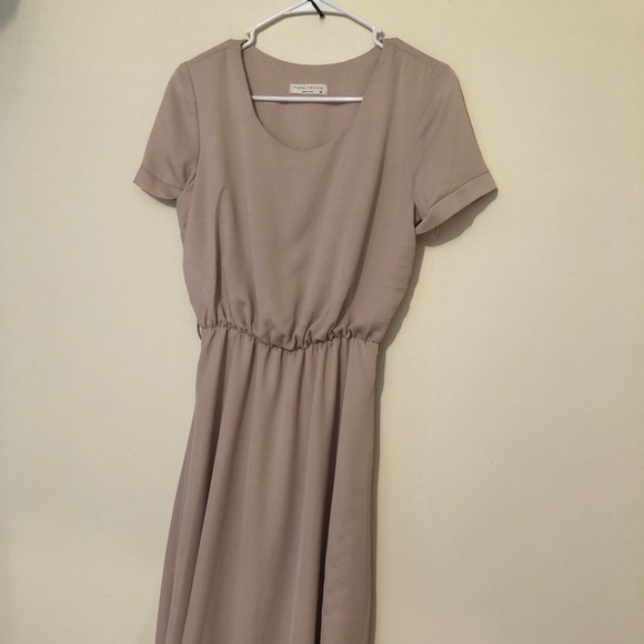 Simple dress - Picture 1 of 5